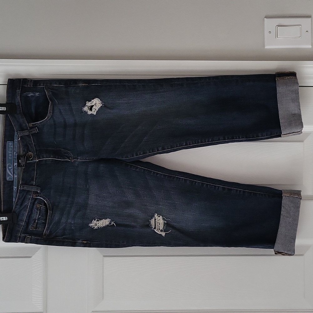 Refuge Dark Blue Distressed Cropped Jeans Size 9